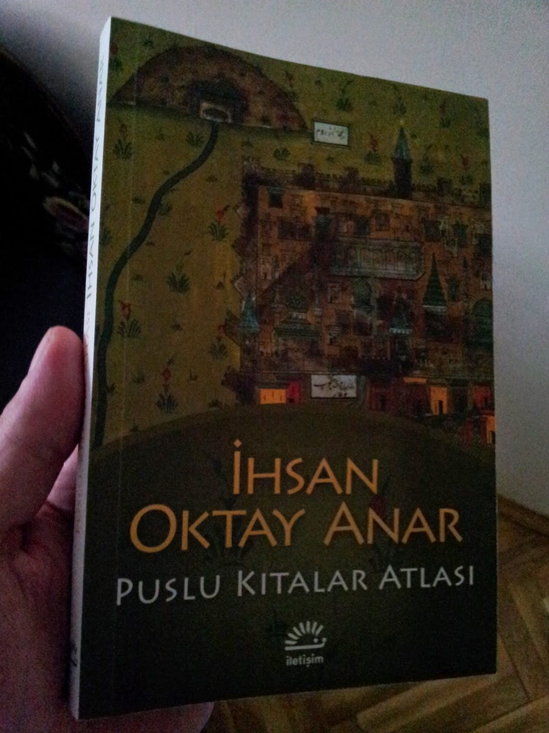 Gerçekliğin Boğulduğu Atlas: Puslu Kıtalar Atlası – İhsan Oktay Anar