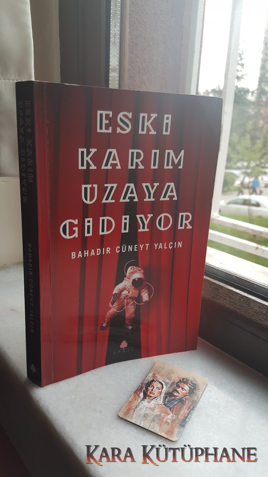 Mülteci Düşüncelerin Mizahı: Eski Karım Uzaya Gidiyor – Bahadır Cüneyt Yalçın