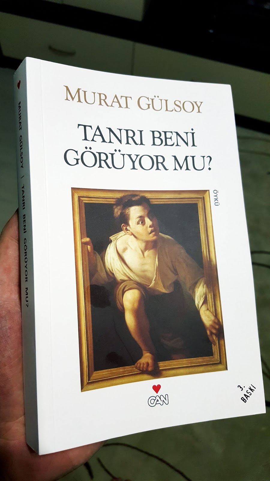 Sırsız Aynaya Bakarken: Tanrı Beni Görüyor Mu? – Murat Gülsoy